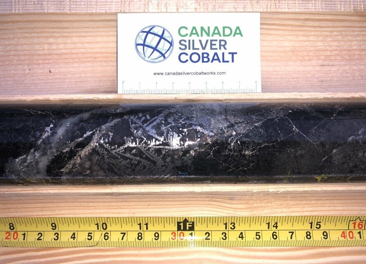 High-grade silver mineralization over 5 - 6 cm true width in hole CS-20-39W2 (CNW Group/Canada Silver Cobalt Works Inc)