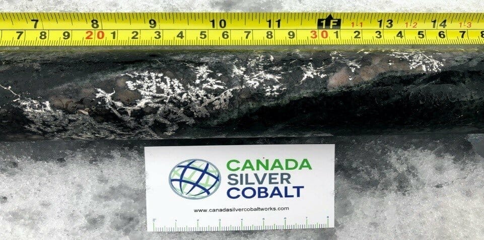 New high-grade silver vein in CS-20-39 with 5–7 cm true width, 60m from the main Robinson Vein. (CNW Group/Canada Silver Cobalt Works Inc.)