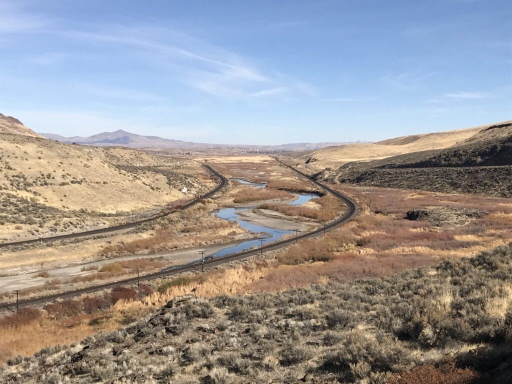 2 rail tracks