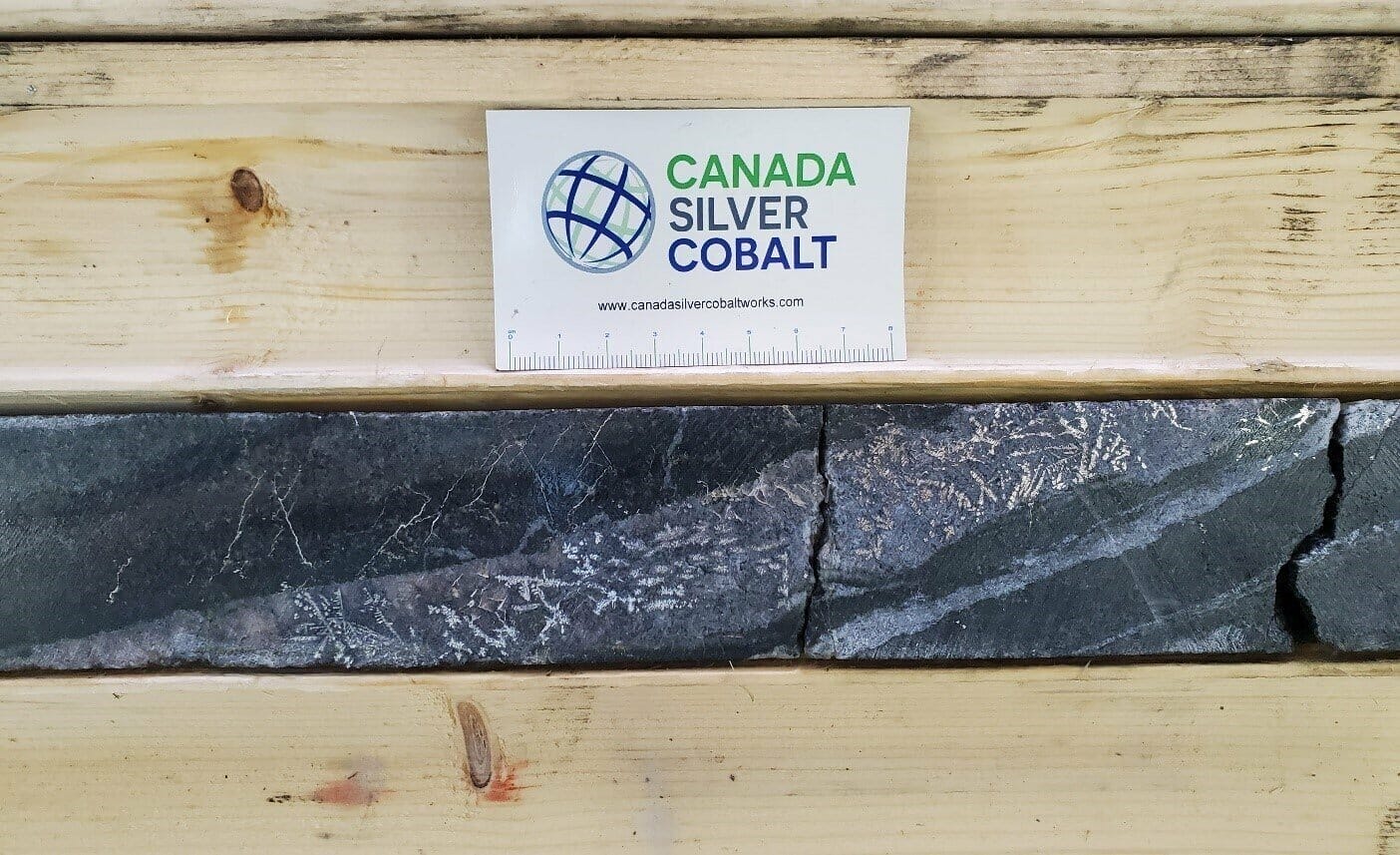 High-grade silver mineralization over 4 - 6 cm true width in hole CS-20-39W2 at 51.612 gpt (1,506 opt) Ag over 0.41m (CNW Group/Canada Silver Cobalt Works Inc)