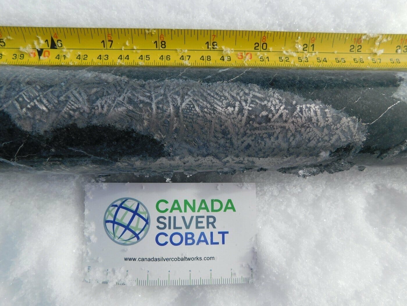 Visually High-grade silver mineralization over 2-3 cm true width in hole CS-20-39W4 at551m depth - assays pending (CNW Group/Canada Silver Cobalt Works Inc)